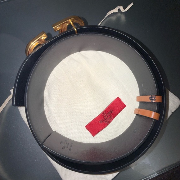 Valentino Brown Leather Belt with Gold V Logo Buckle - Picture 3 of 4